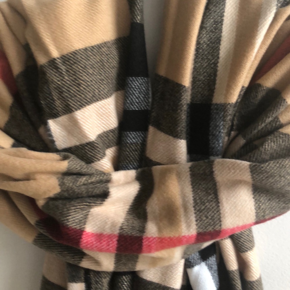 BNWO Large Plaid Scarf